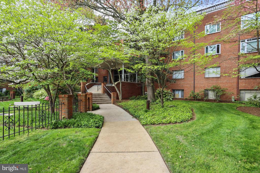 5301 WESTBARD CIR #410