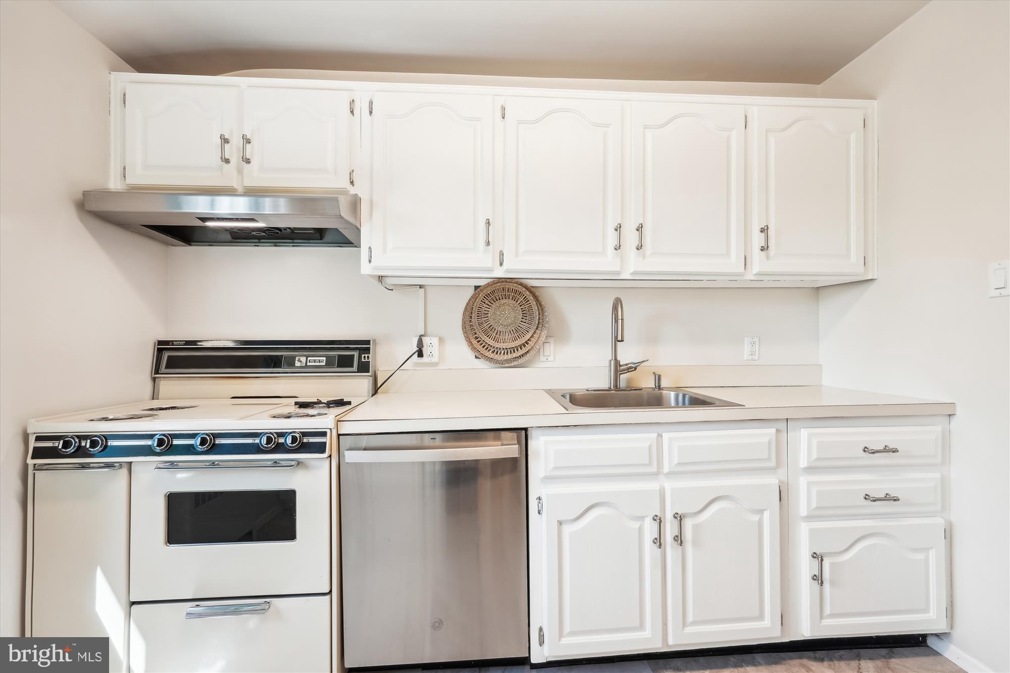 5301 WESTBARD CIR #410