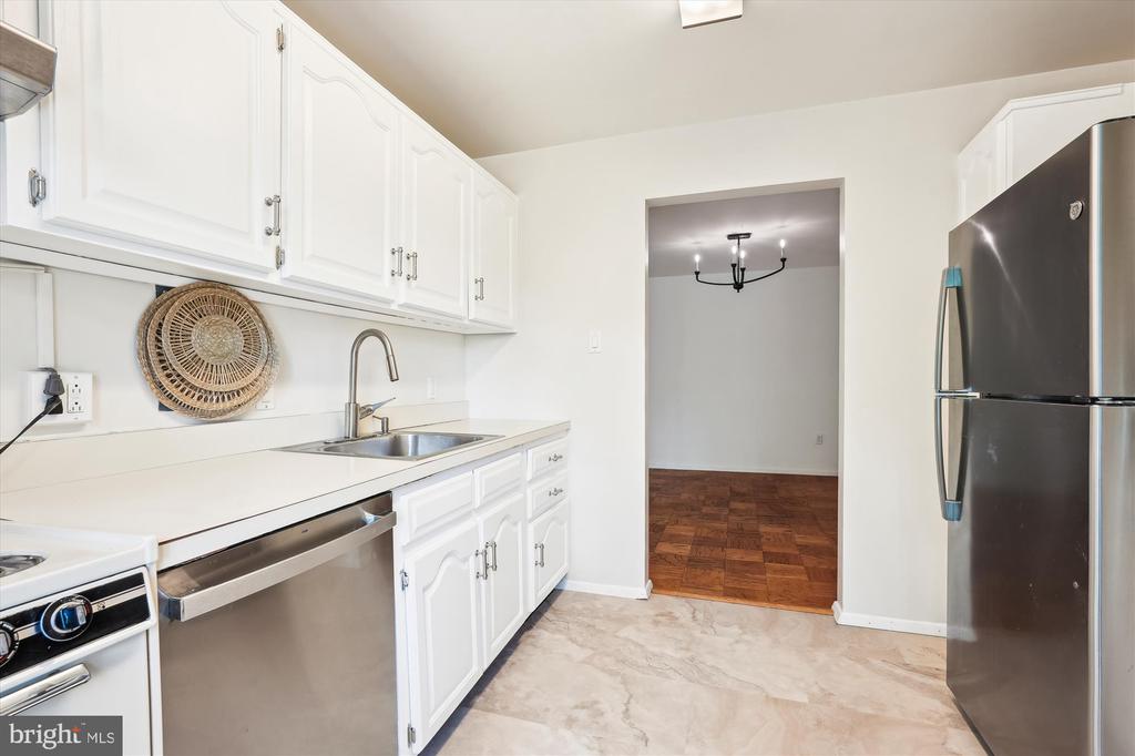 5301 WESTBARD CIR #410