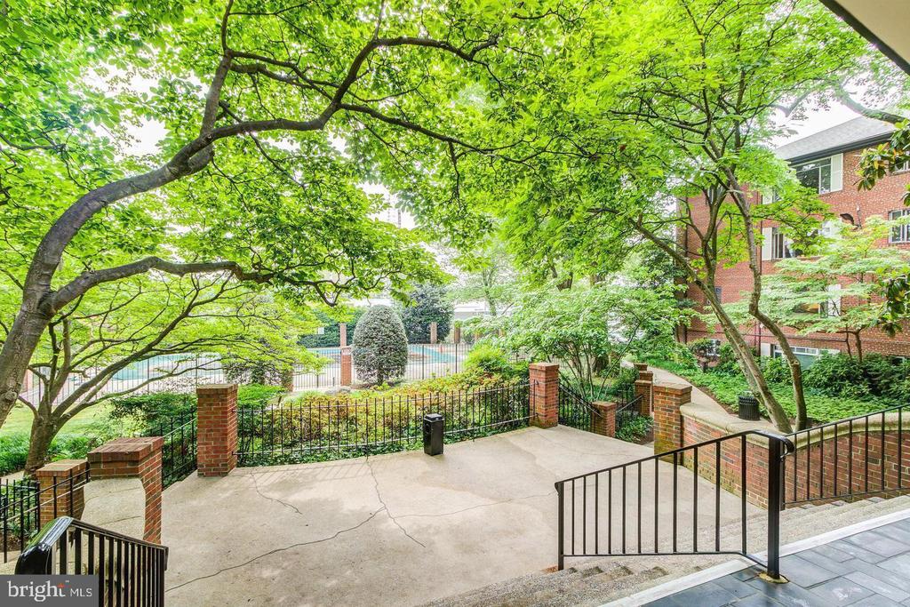 5301 WESTBARD CIR #410