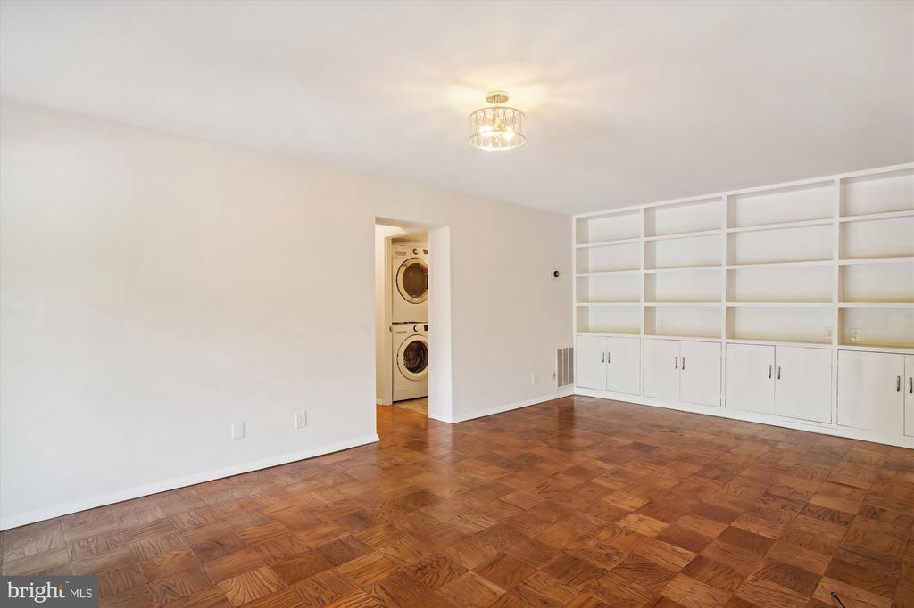 11405 Commonwealth Dr #201
