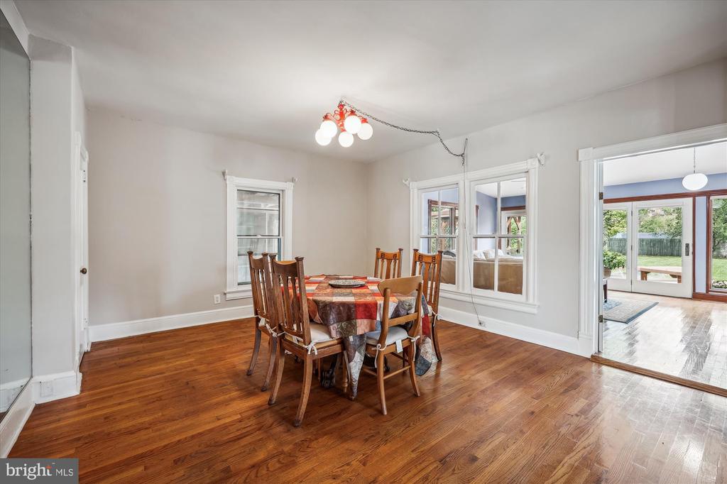 637 Ritchie Ave