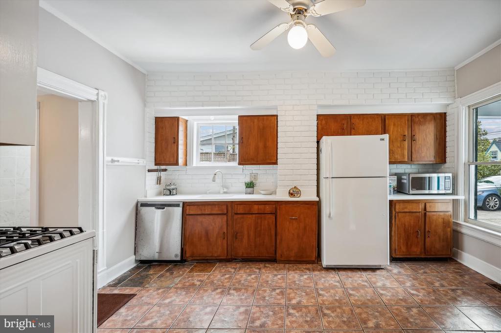 637 Ritchie Ave