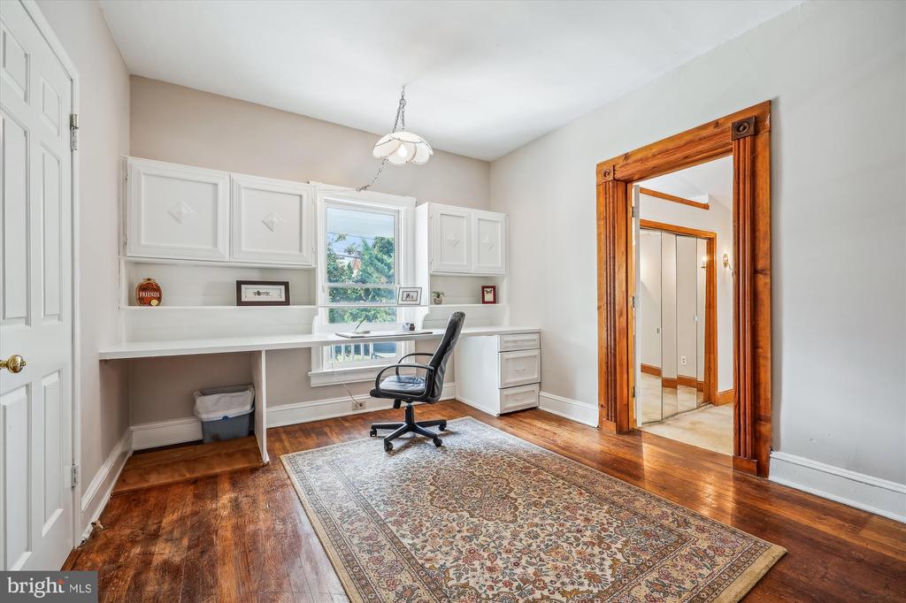 637 Ritchie Ave