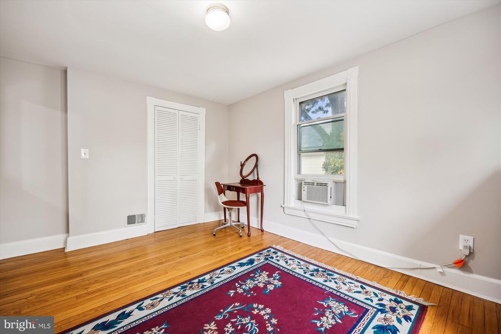 637 Ritchie Ave