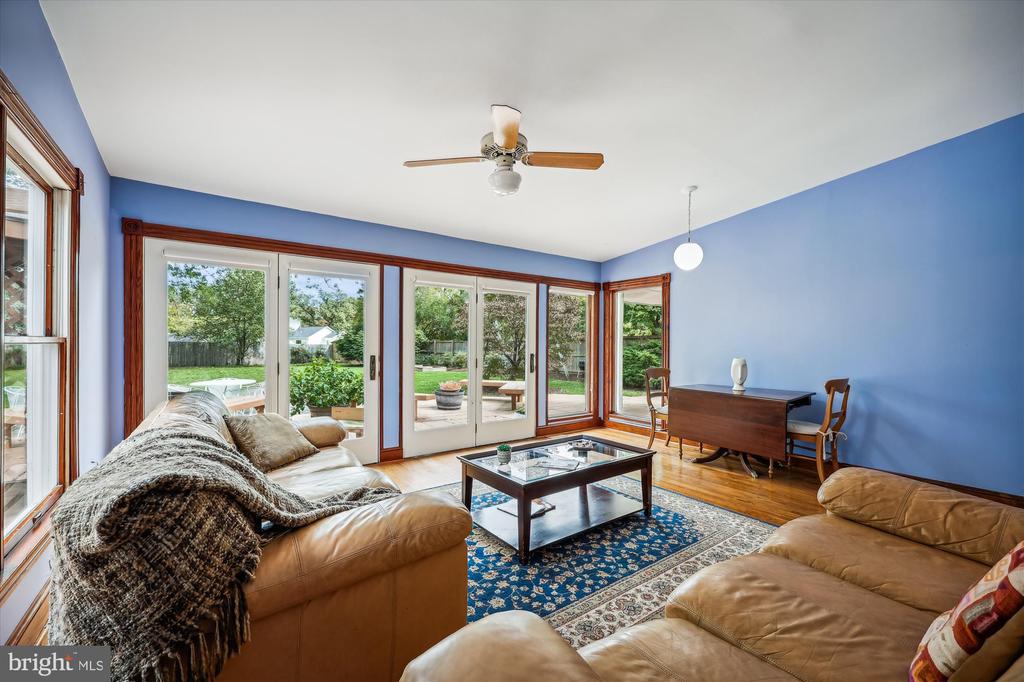 637 Ritchie Ave