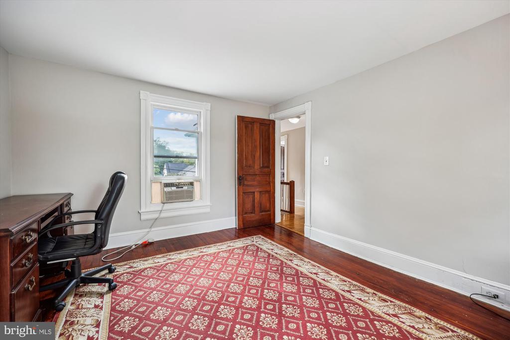 637 Ritchie Ave