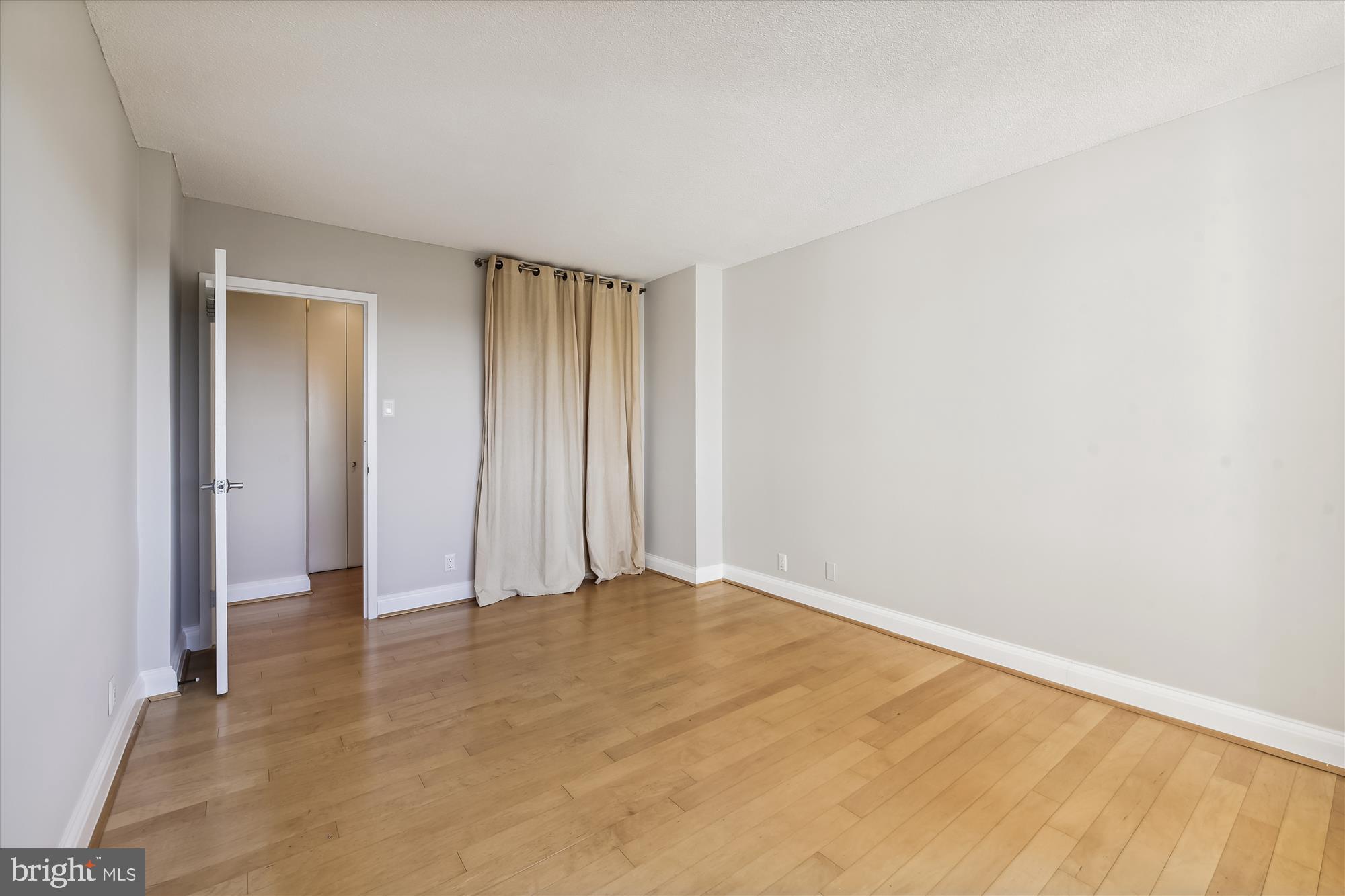 4515 WILLARD AVE #1104S