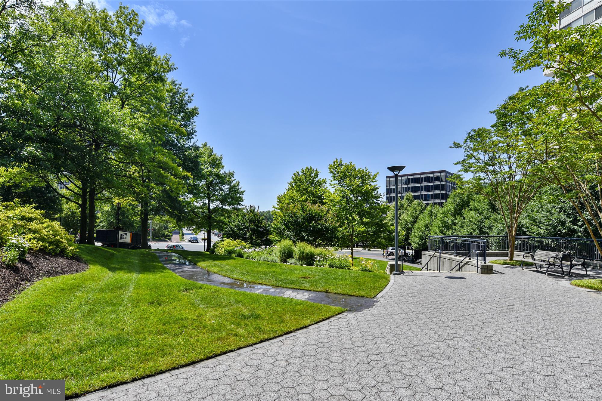 4515 WILLARD AVE #1104S