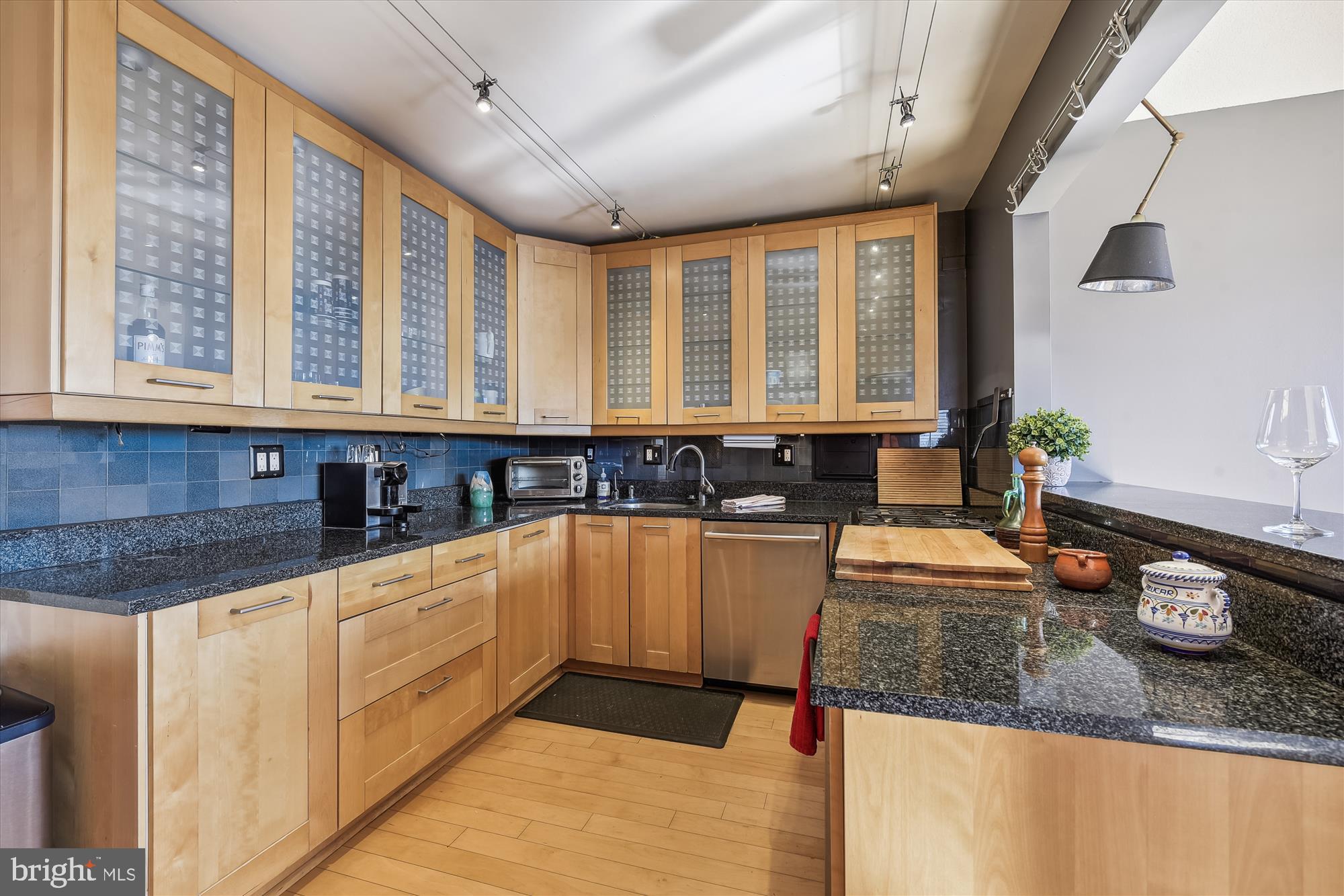 4515 WILLARD AVE #1104S