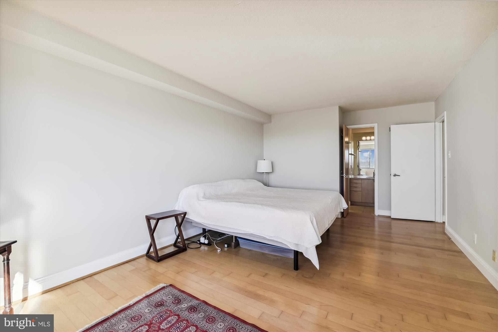 4515 WILLARD AVE #1104S