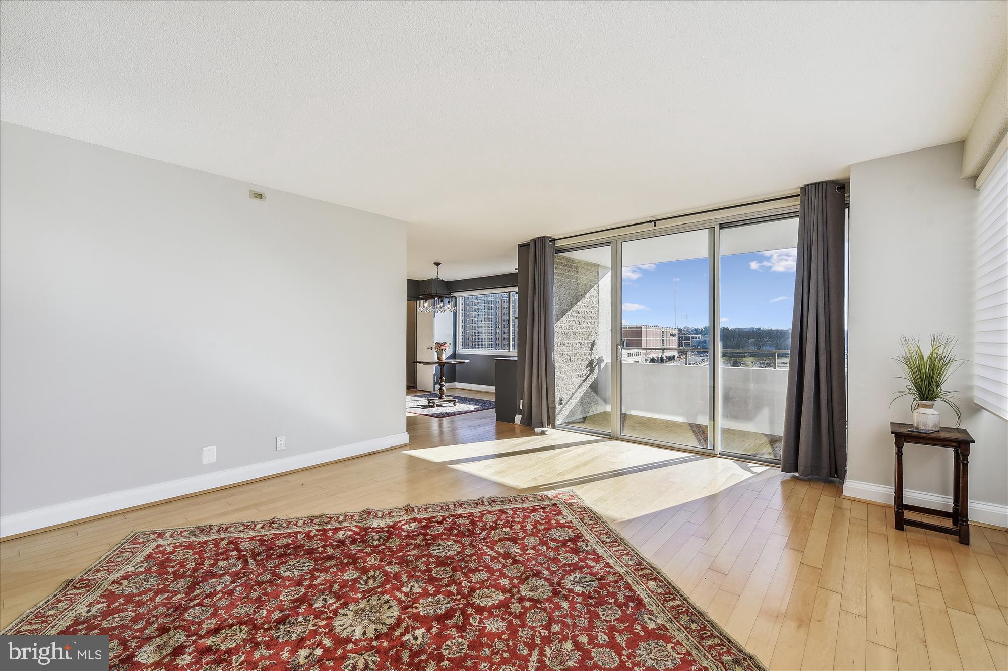 4515 WILLARD AVE #1104S