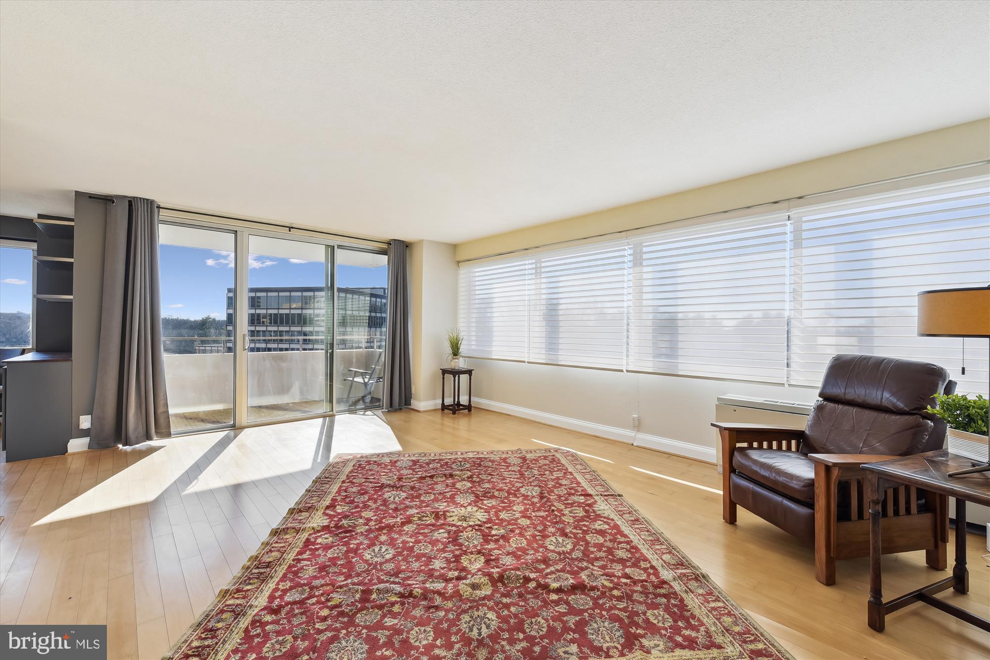 4515 WILLARD AVE #1104S