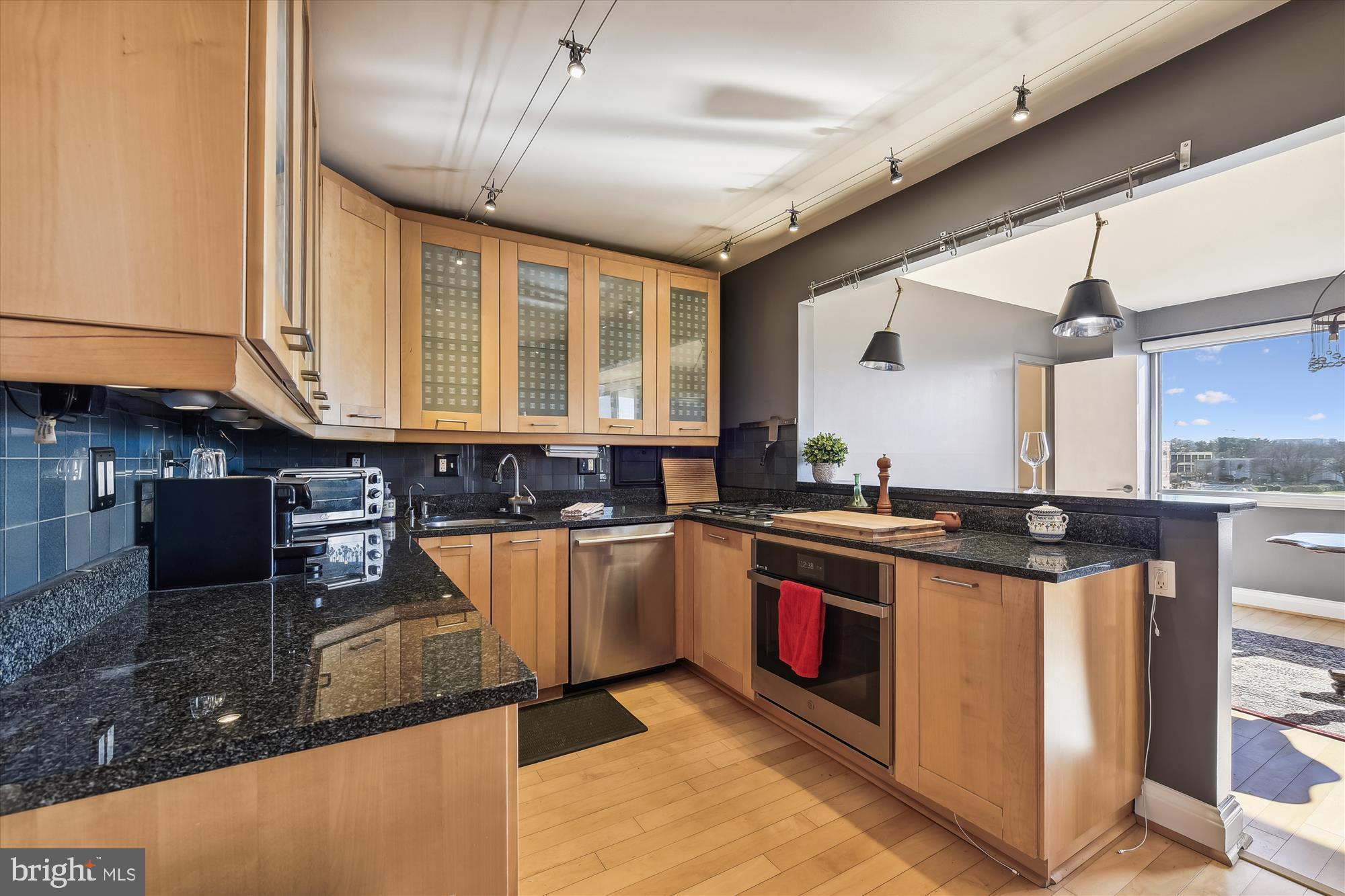 4515 WILLARD AVE #1104S