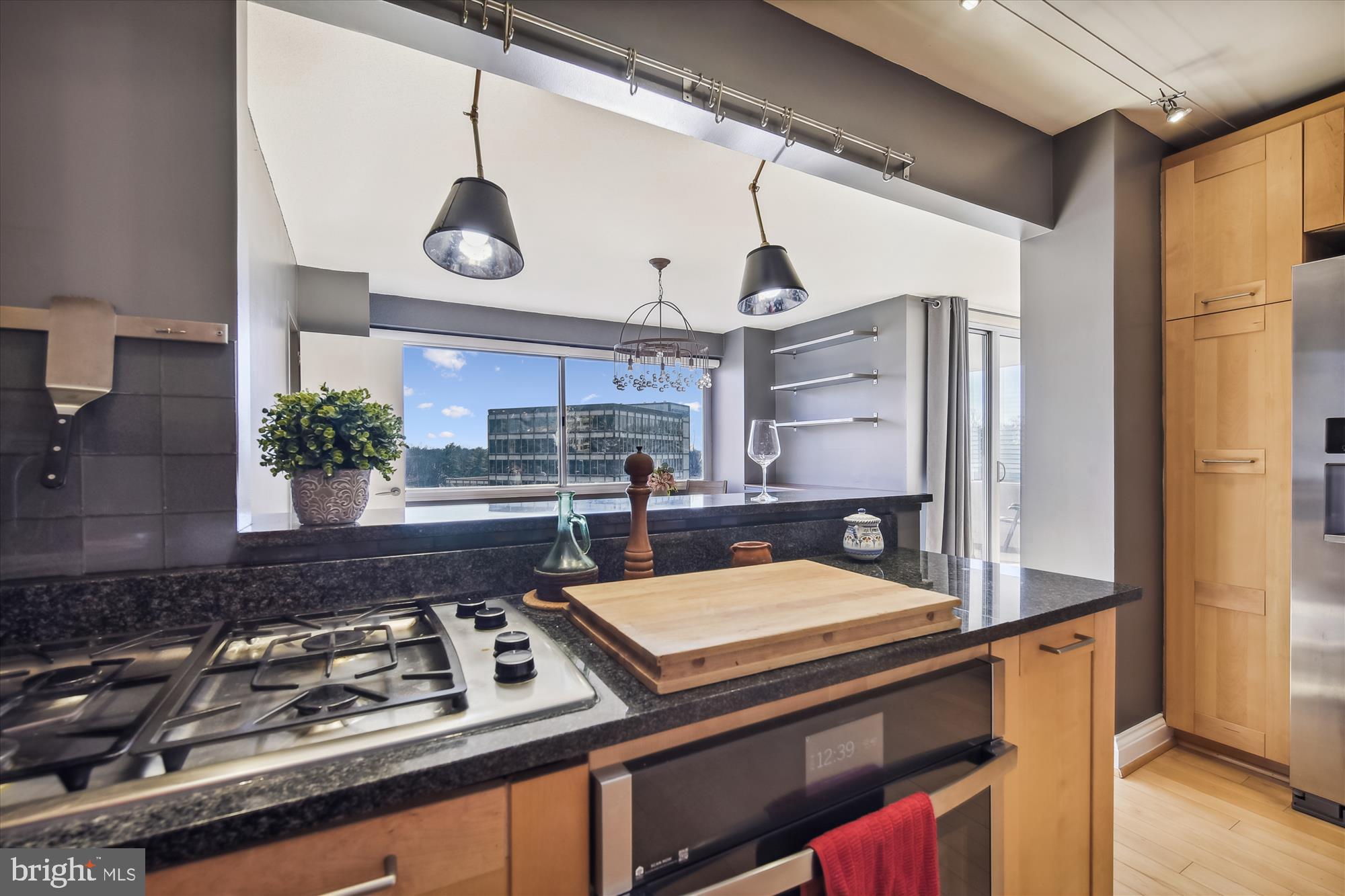 4515 WILLARD AVE #1104S