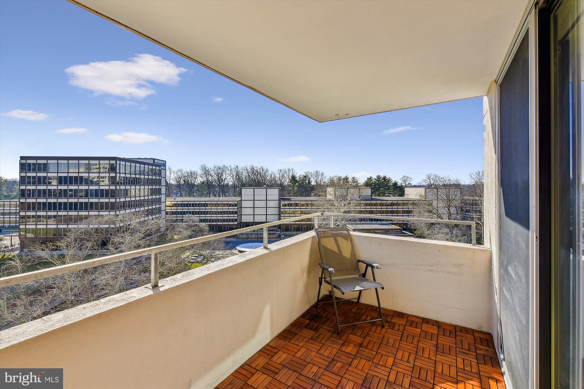 4515 WILLARD AVE #1104S