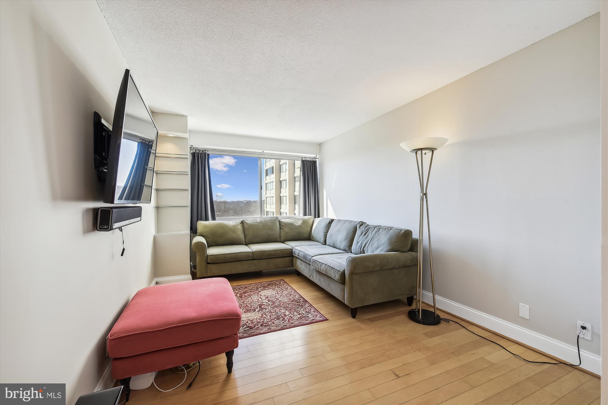 4515 WILLARD AVE #1104S