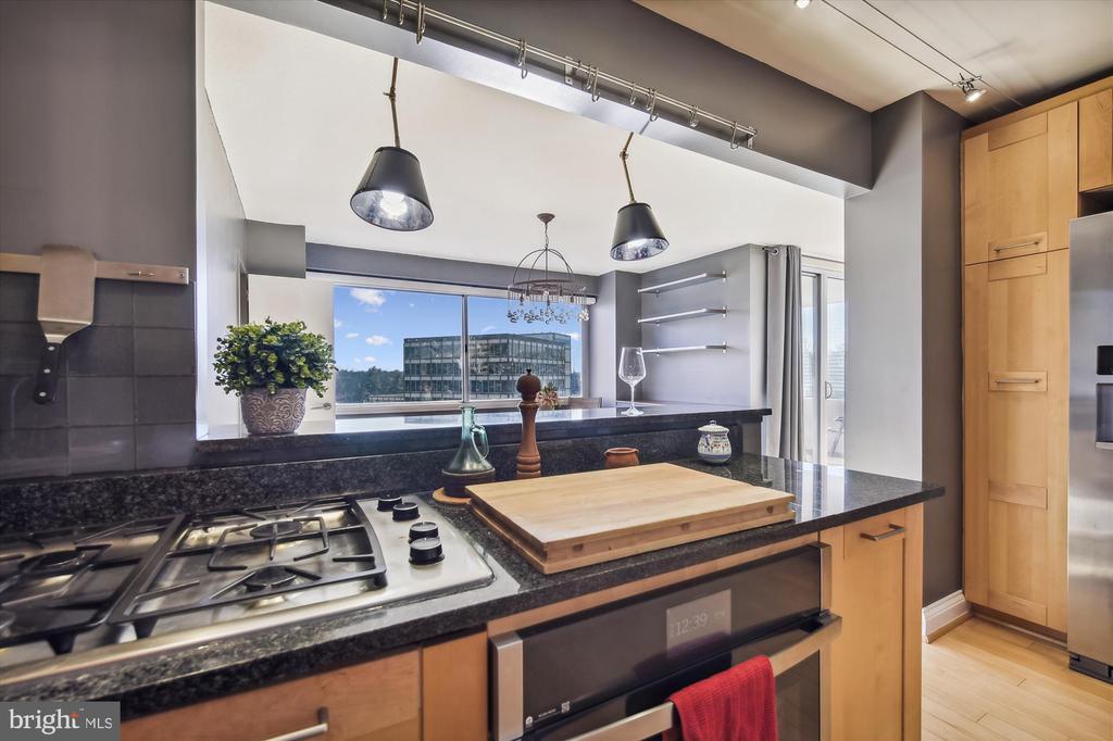 4515 WILLARD AVE #1104S