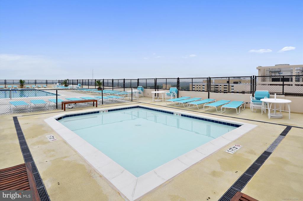 4515 WILLARD AVE #1104S
