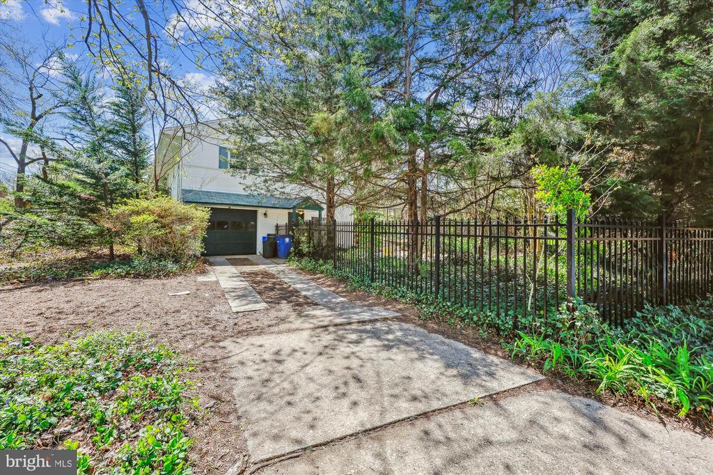 9314 Parkhill Ter