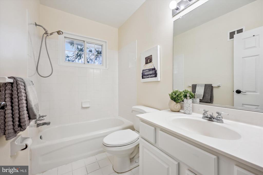 9314 Parkhill Ter