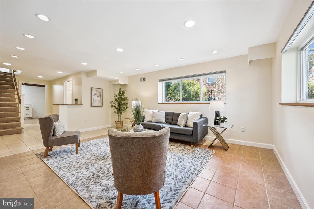9314 Parkhill Ter