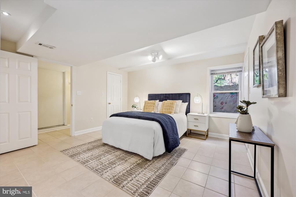 9314 Parkhill Ter
