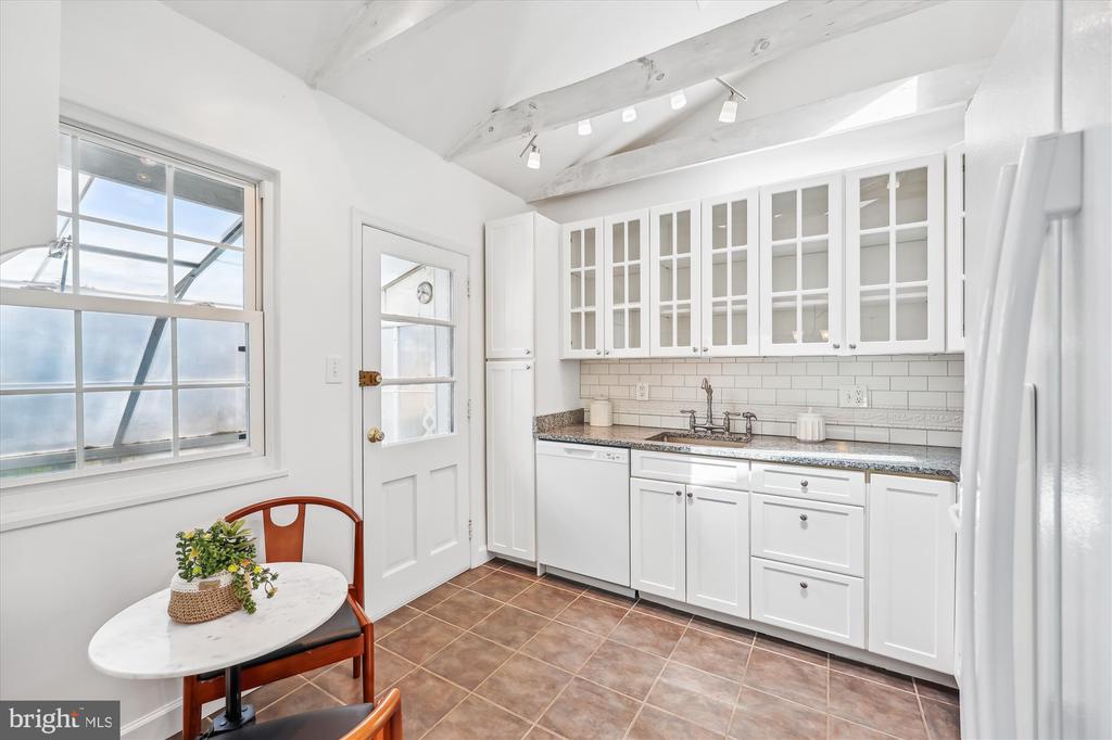 9314 Parkhill Ter
