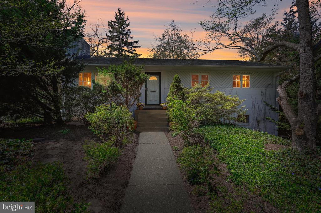 9314 Parkhill Ter