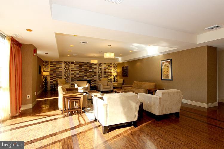 4620 N Park Ave #902w