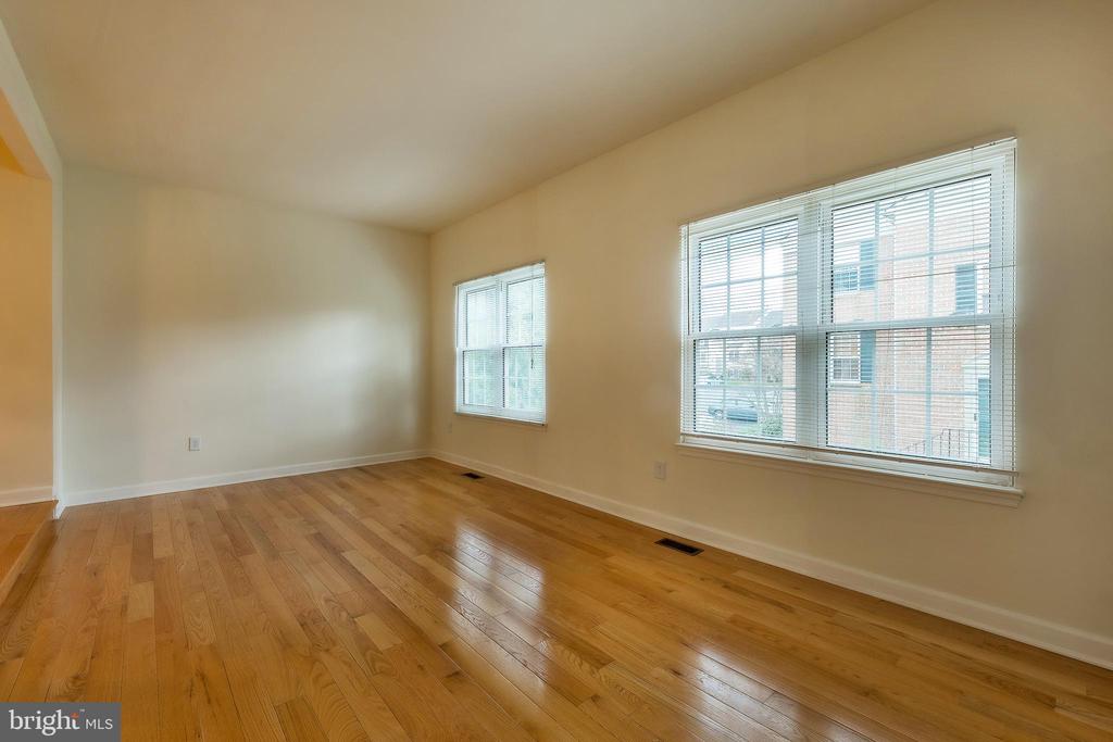 734 IVY LEAGUE LANE 10-58