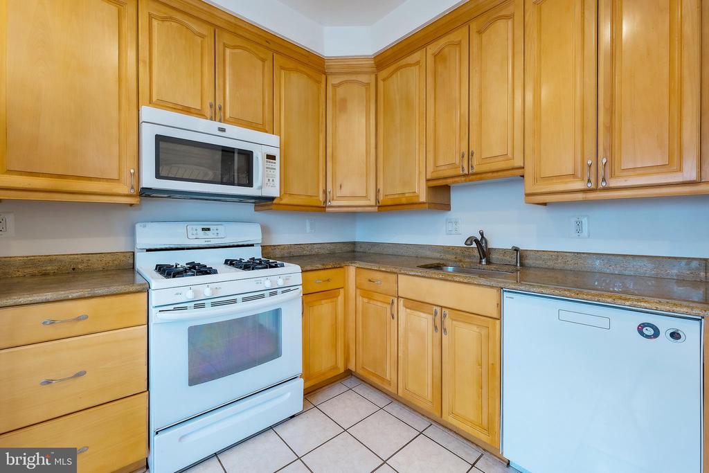 734 IVY LEAGUE LANE 10-58