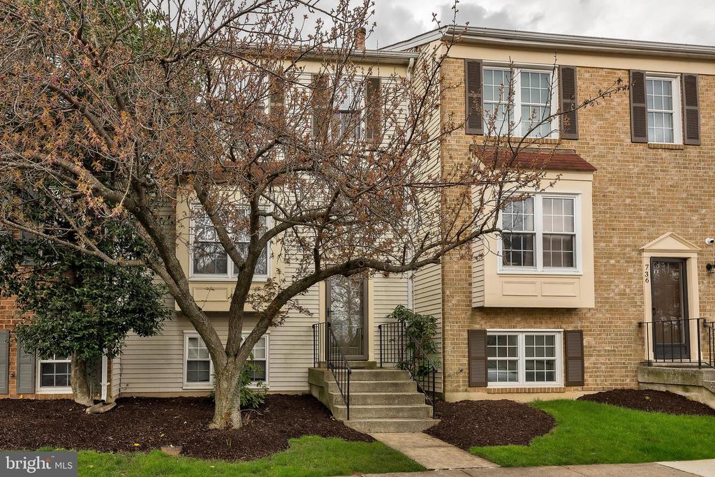 734 IVY LEAGUE LANE 10-58