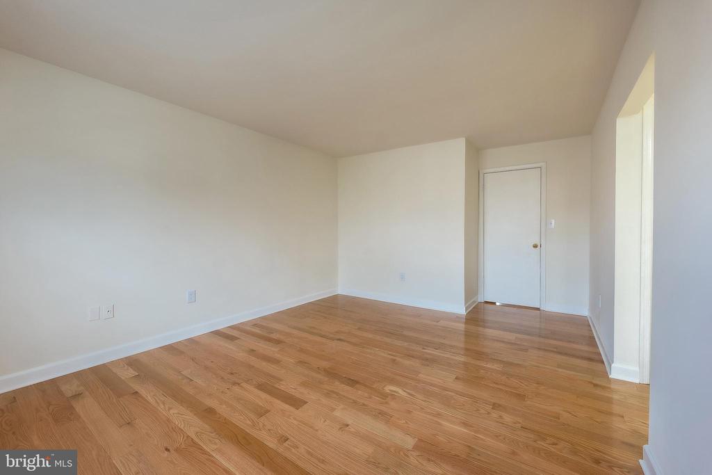 734 IVY LEAGUE LANE 10-58