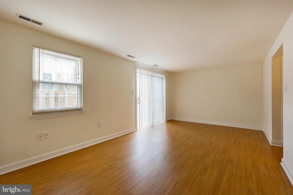 734 IVY LEAGUE LANE 10-58