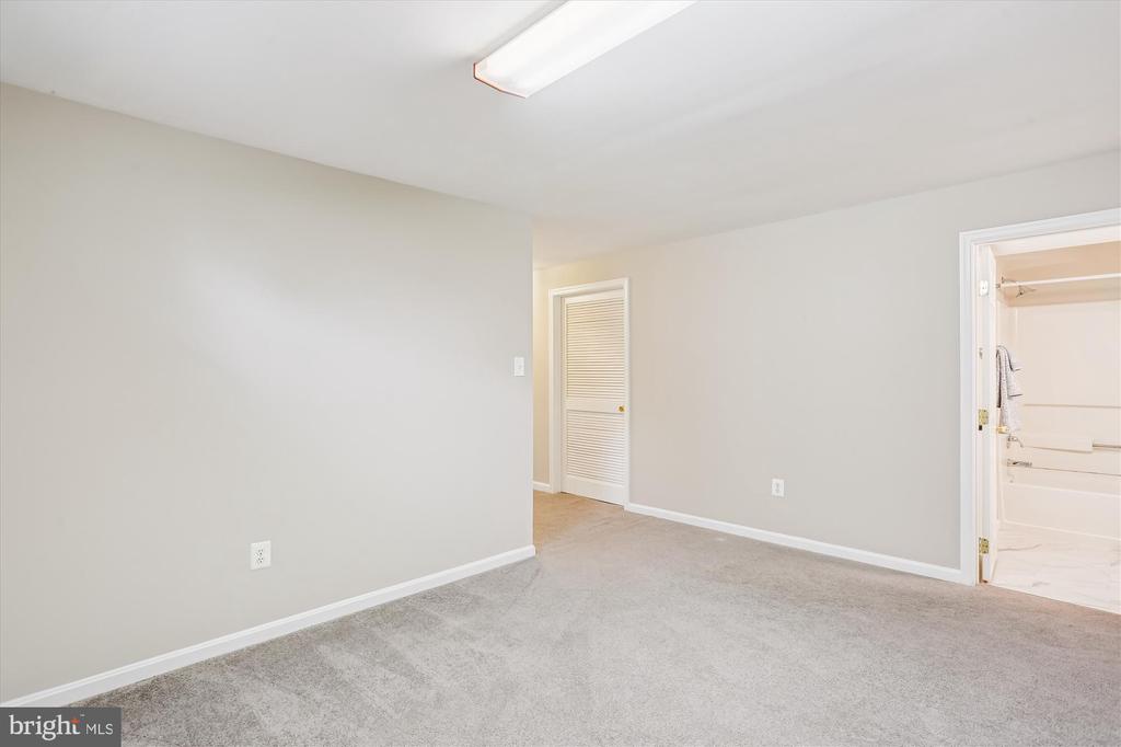 11118 MIDVALE ROAD