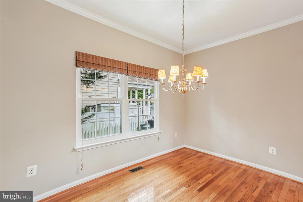 11118 MIDVALE ROAD