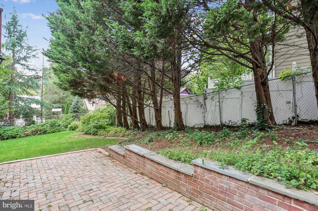 11118 MIDVALE ROAD