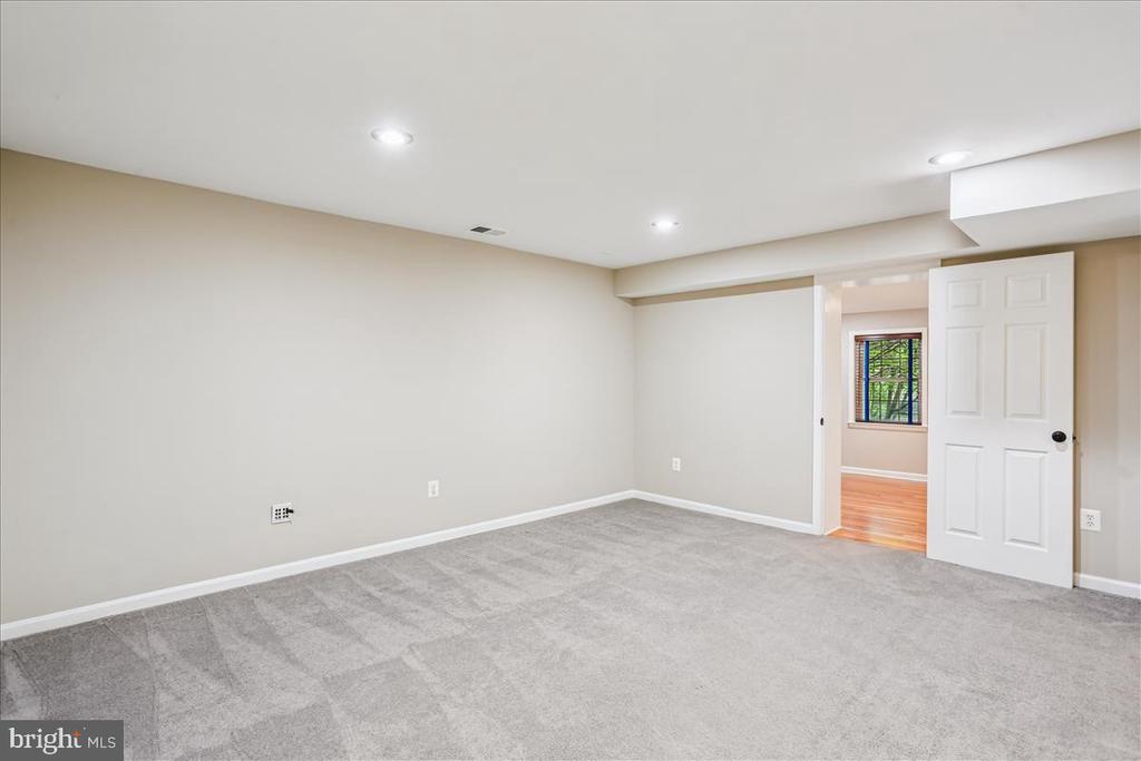 11118 MIDVALE ROAD