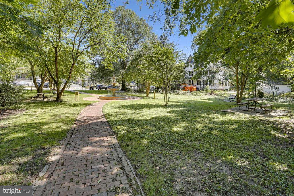 11118 MIDVALE ROAD