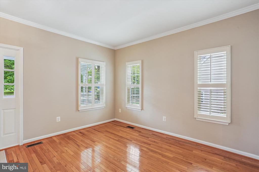 11118 MIDVALE ROAD