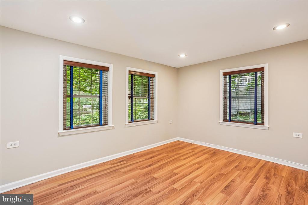 11118 MIDVALE ROAD