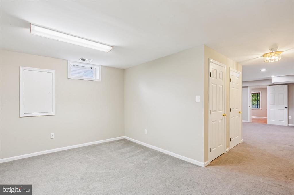 11118 MIDVALE ROAD