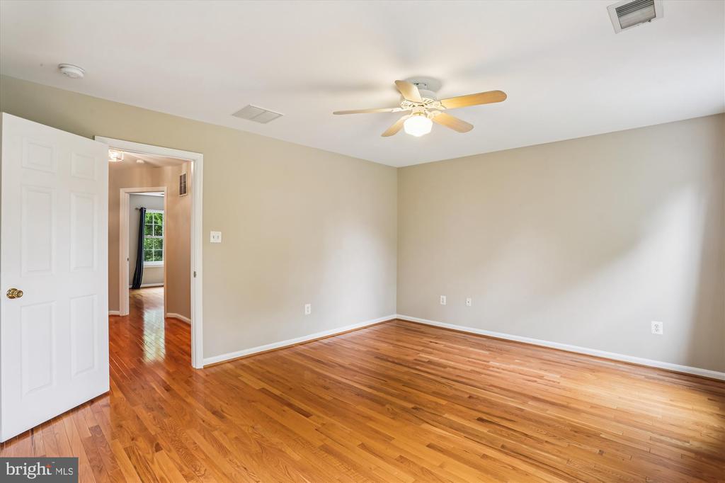 11118 MIDVALE ROAD