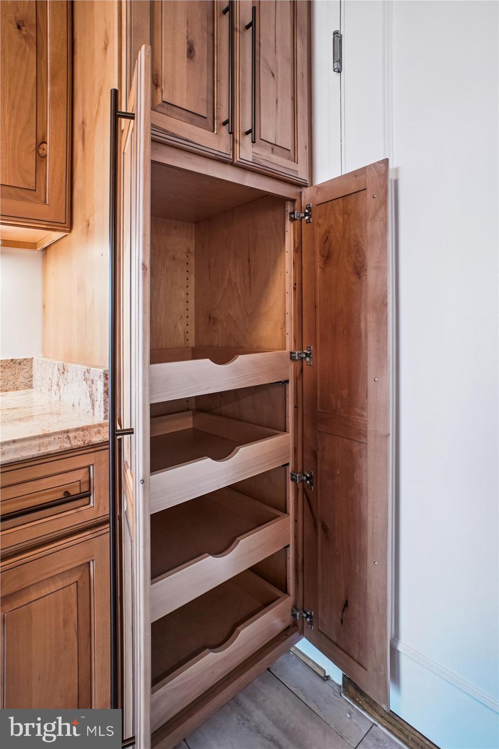 10401 GROSVENOR PLACE 1515