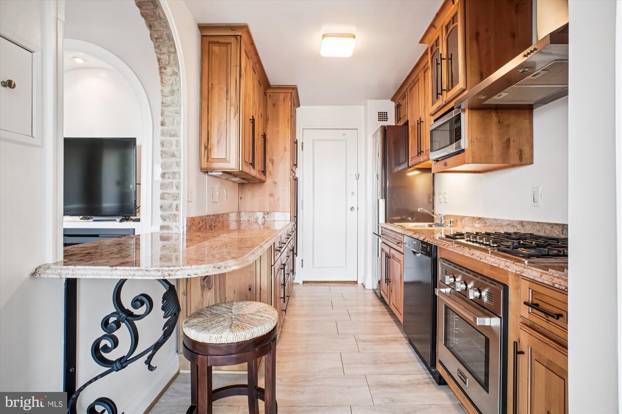 10401 GROSVENOR PLACE 1515