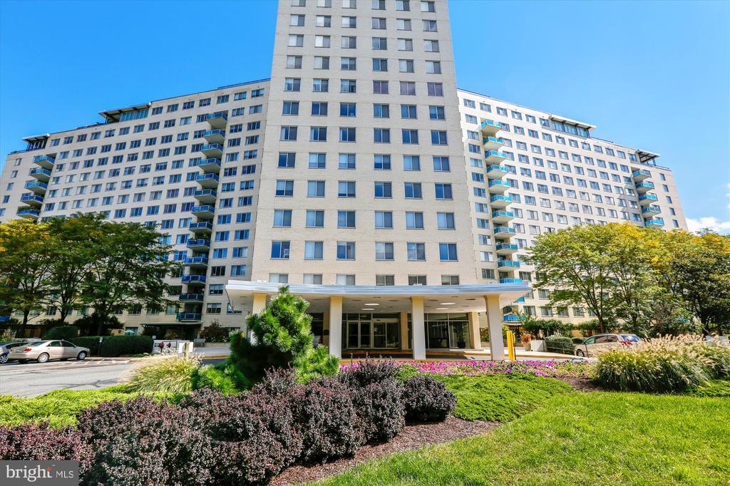 10401 GROSVENOR PLACE 1515