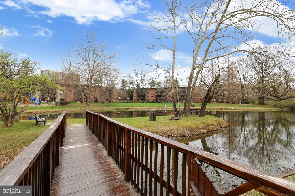 10401 GROSVENOR PLACE 1515