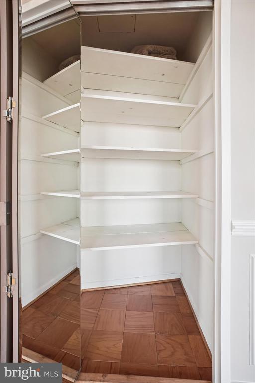 10401 GROSVENOR PLACE 1515