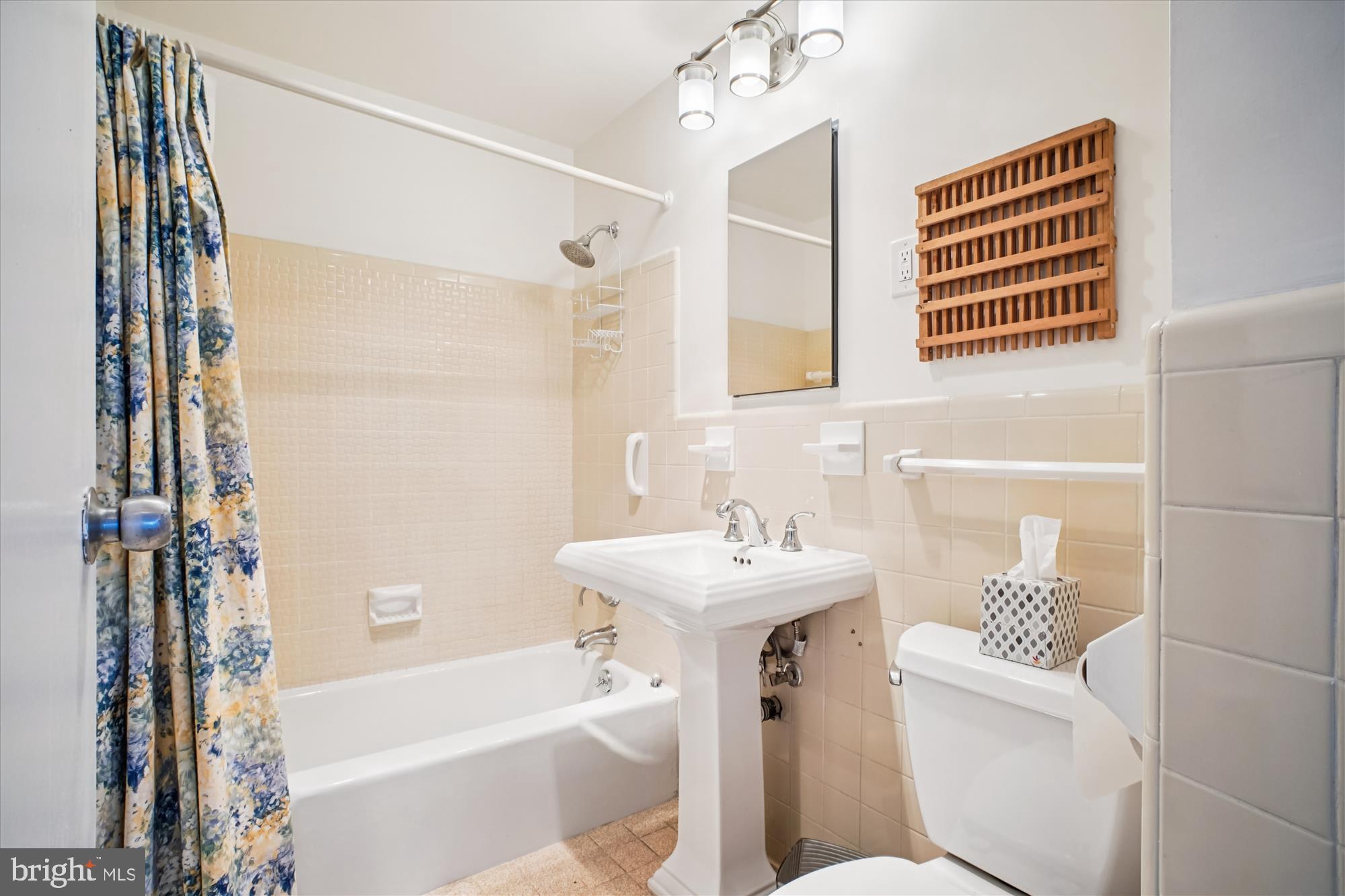 10401 GROSVENOR PLACE 1515